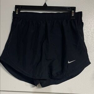 NIKE WOMENS DRIFIT HIGH WAIST BLACK ATHLETIC SHORTS MEDIUM
